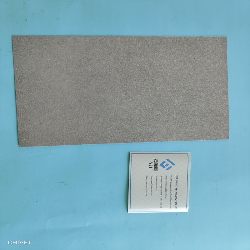 Serat titanium berlapis platinum terasa
